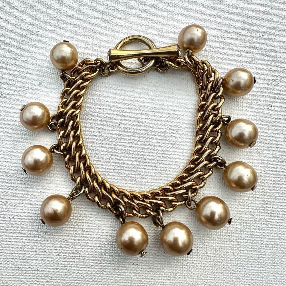 Avon vintage faux   dangling pearl bracelet